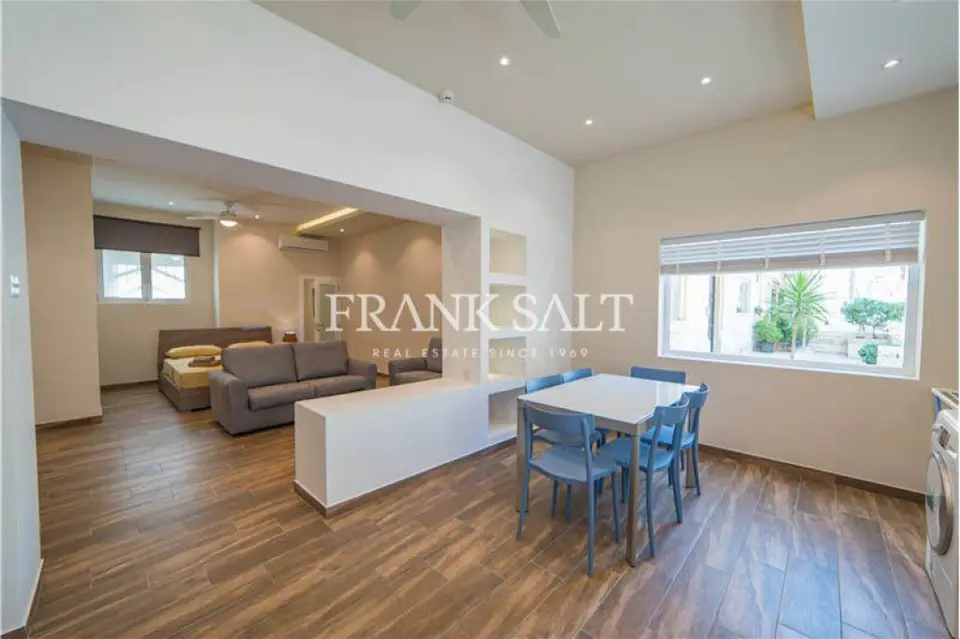 Sliema, Furnished Studio Apartment