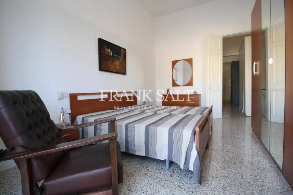 St Julians, Townhouse
