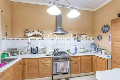 3 bedroom Maisonette to rent in Marsaskala