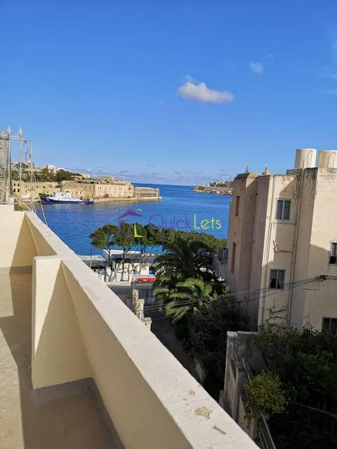 1 bedroom Penthouse to rent in Ta' Xbiex