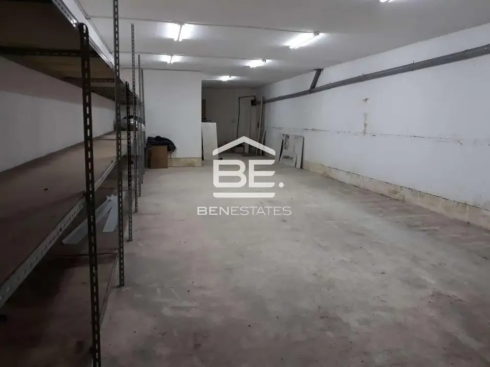 Garage for sale in Fgura