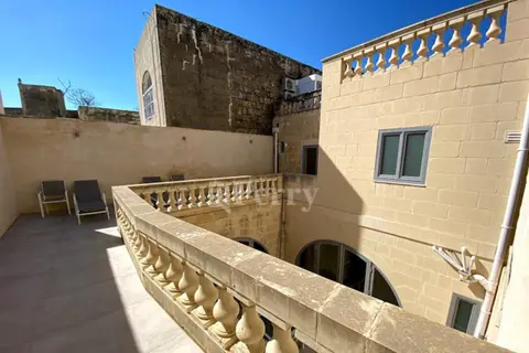 2 Bedroom House of Character To Rent in Balzan