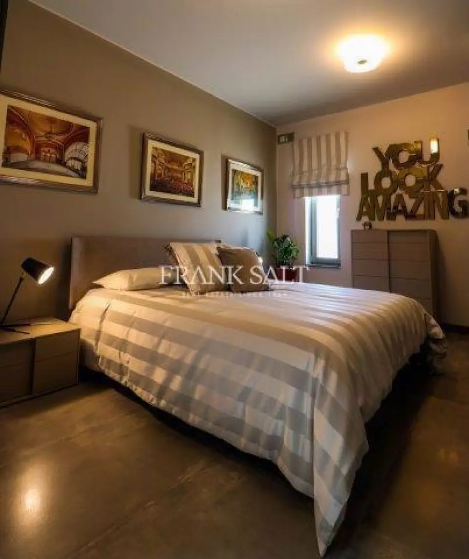 Swieqi, Semi-detached Villa