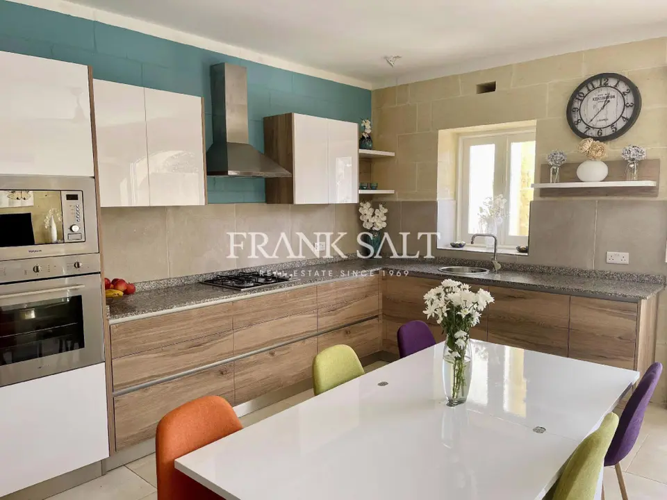Xewkija, Furnished Farmhouse