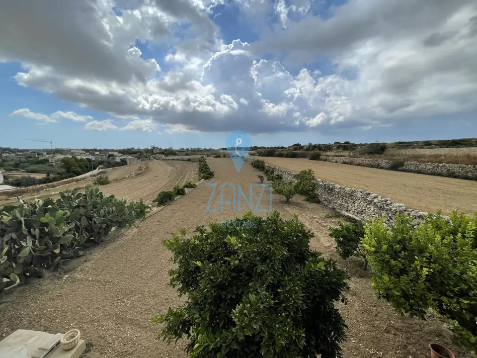 3 bedroom Farmhouse for sale in Zebbug