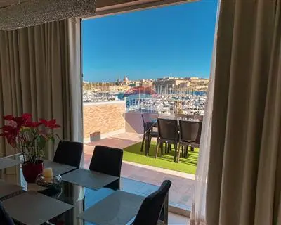 3 bedroom Penthouse to rent in Gzira