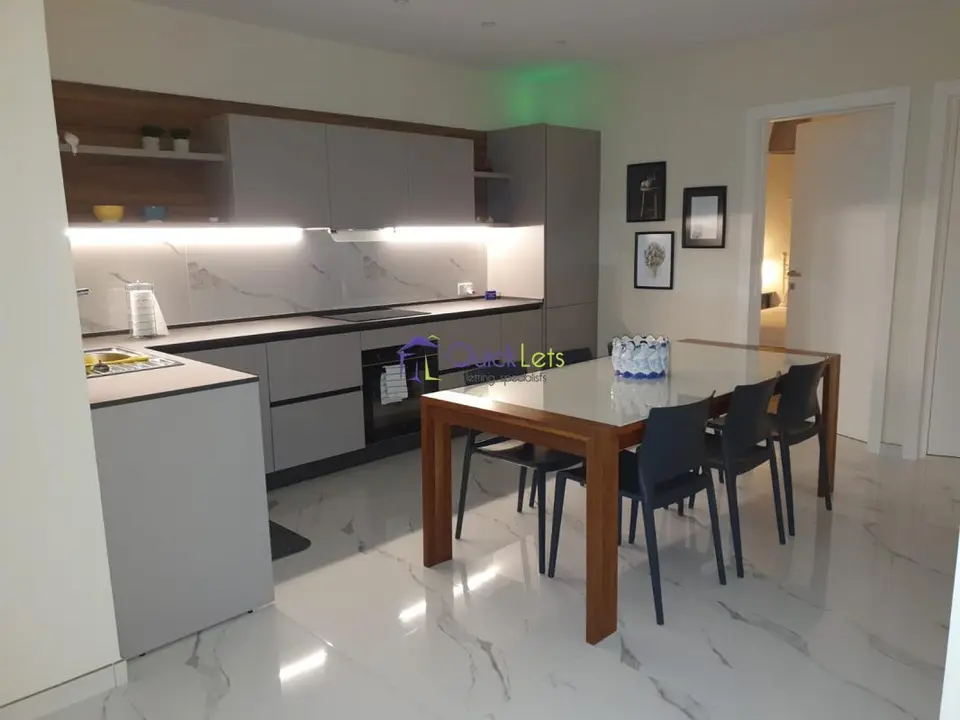 2 bedroom Penthouse to rent in Mosta