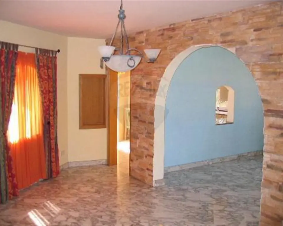 4 bedroom Terraced House to rent in St Julian's