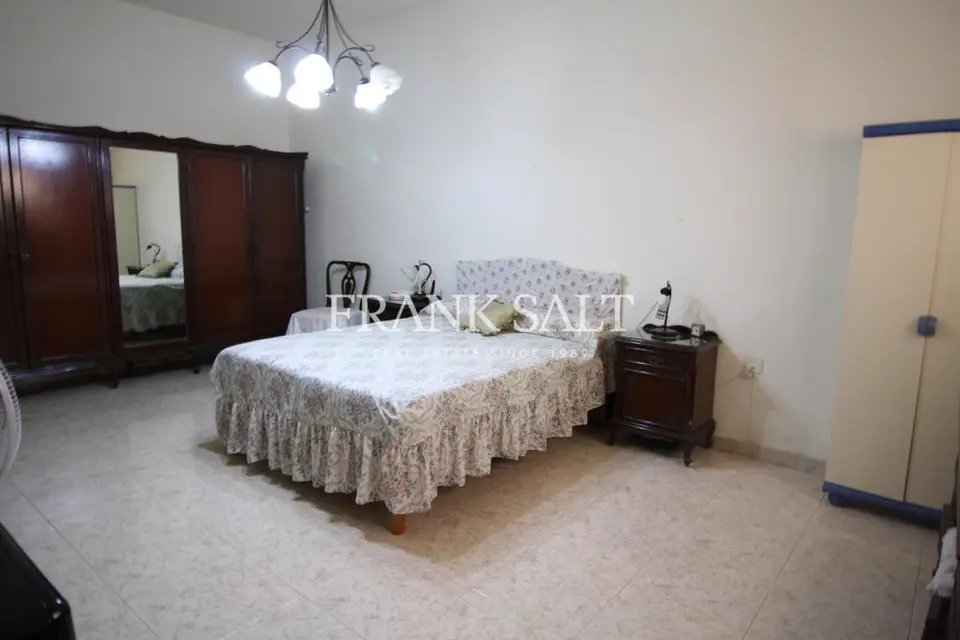 Swieqi, Furnished Maisonette