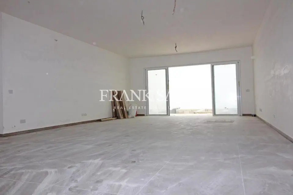 St Julians, Elevated Maisonette
