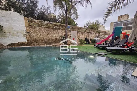 3 Bedroom Town House For Sale in Rabat
