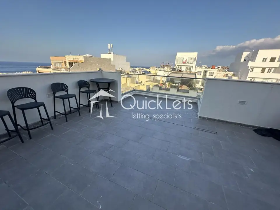 2 bedroom Penthouse to rent in Pembroke
