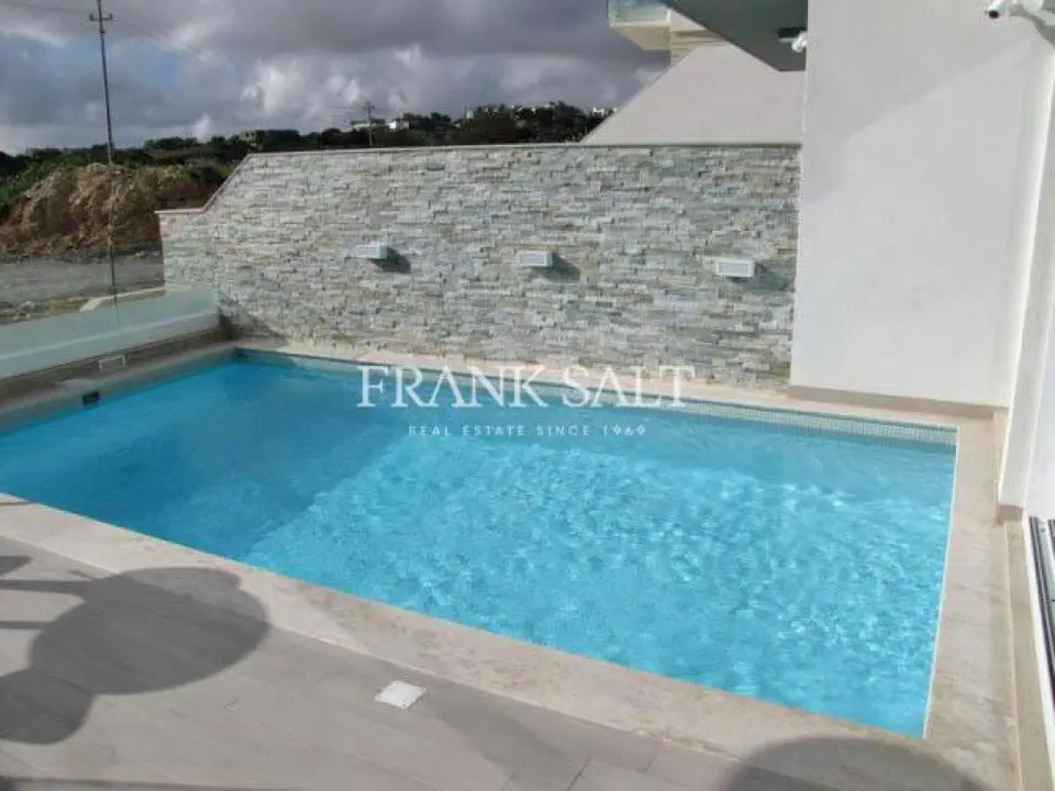 Swieqi, Semi-detached Villa