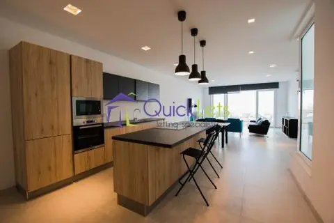 2 bedroom Penthouse to rent in Sliema