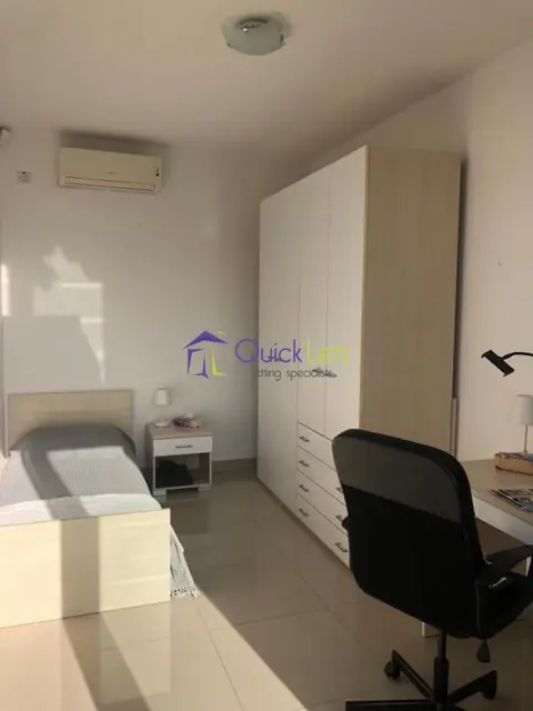 2 bedroom Penthouse to rent in Pembroke