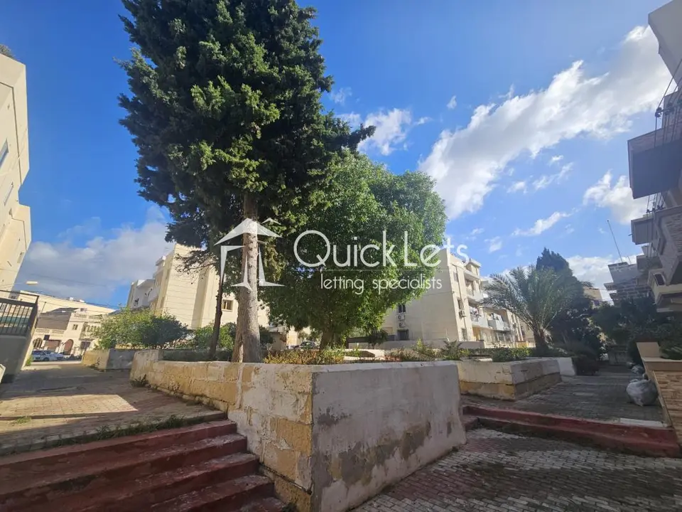 4 bedroom Terraced House to rent in Zebbug