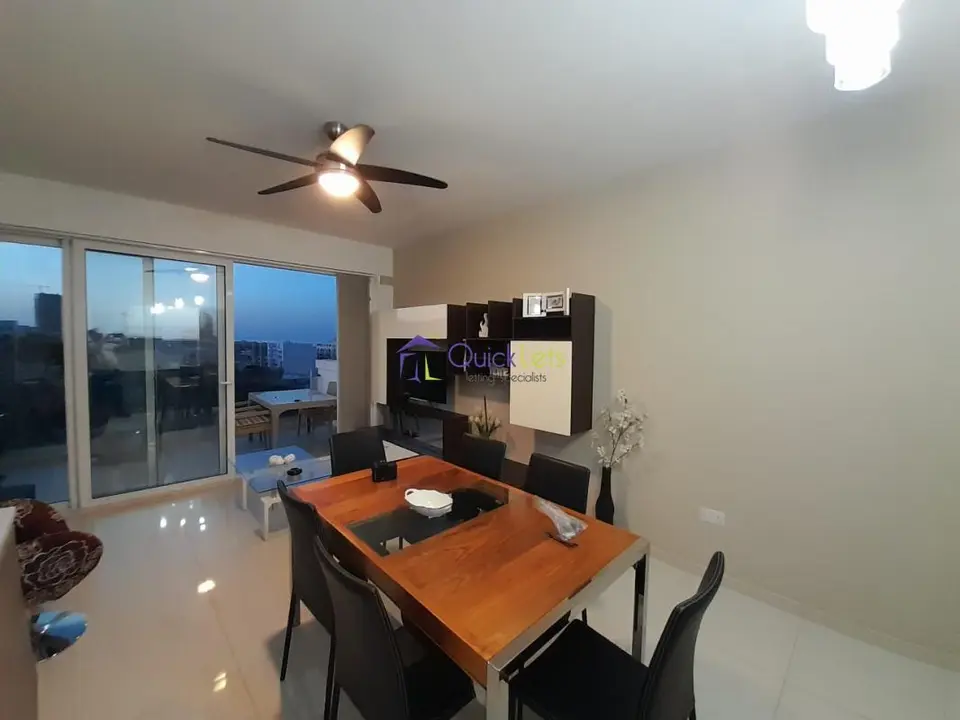 2 bedroom Penthouse to rent in St. Julians