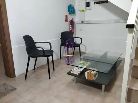 Office to rent in Paola