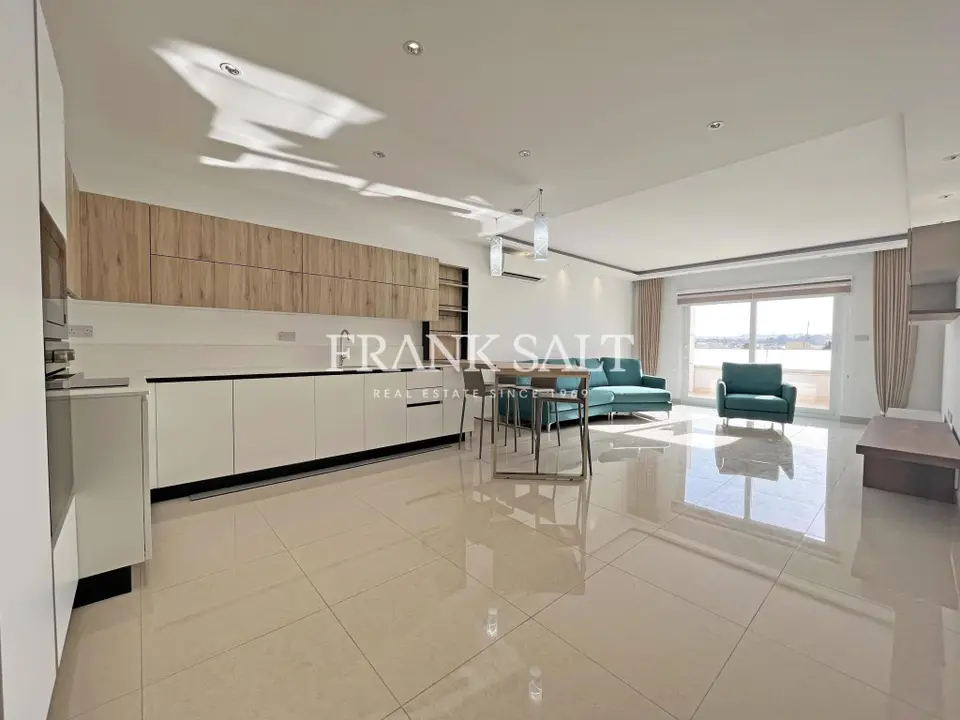 Mosta, Furnished Penthouse