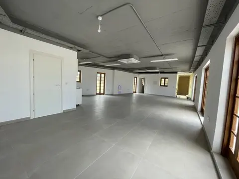 Office to rent in Mosta