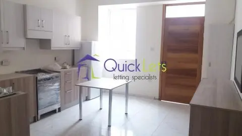 1 bedroom Maisonette to rent in Paola