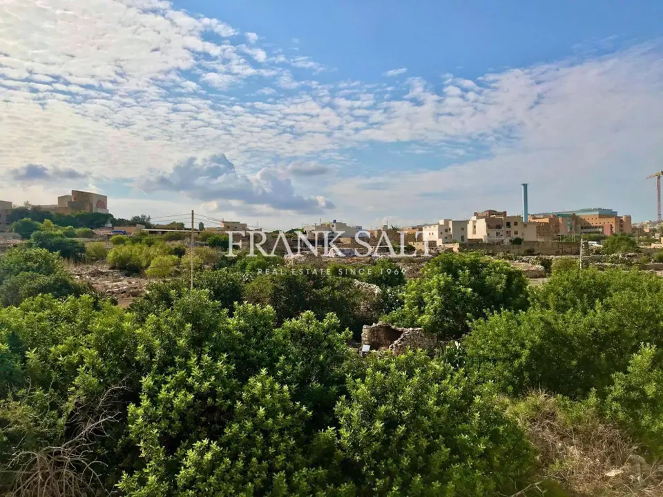 Msida, Furnished Maisonette