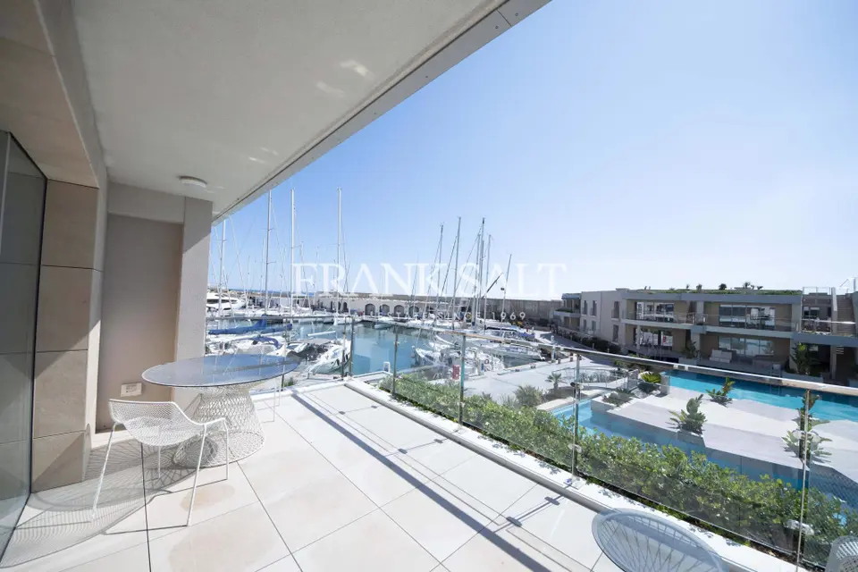 Portomaso Laguna, Furnished Apartment