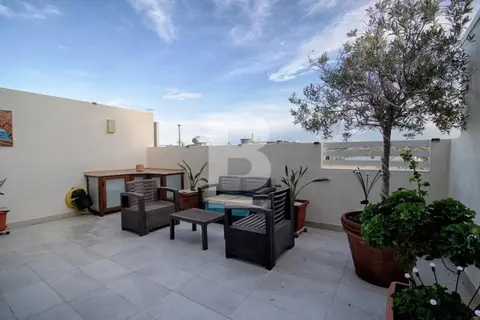 3 Bedroom Maisonette For Sale in Xemxija