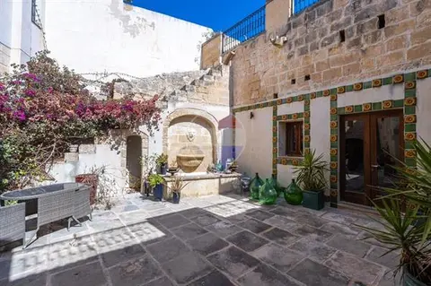 9 bedroom House of Character for sale in Birkirkara
