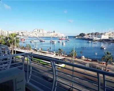 3 bedroom Apartment to rent in Gzira