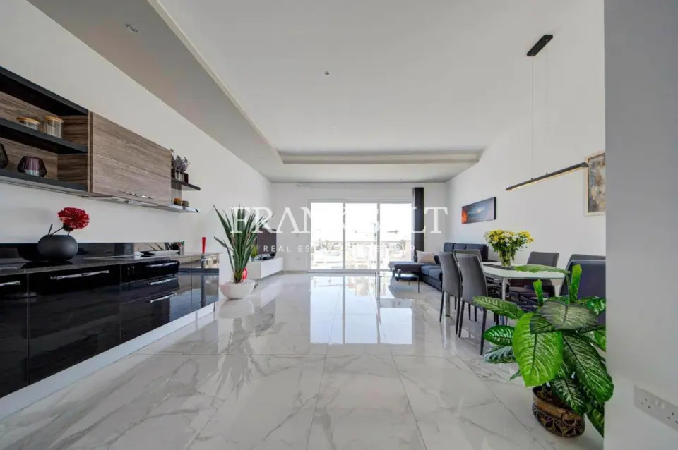 St Julians, Furnished Top Floor Apartment