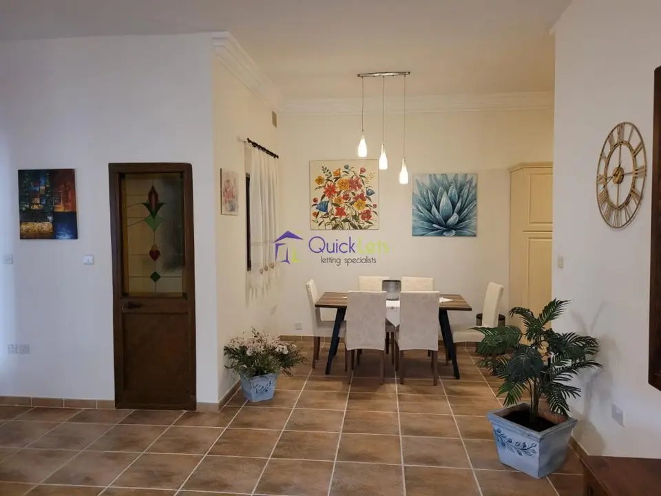 3 bedroom Maisonette to rent in Gharghur