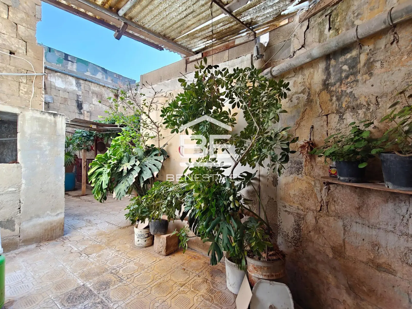 Commercial for sale in Qormi
