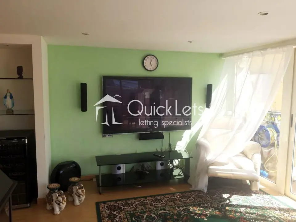 2 bedroom Penthouse to rent in Ta' Xbiex