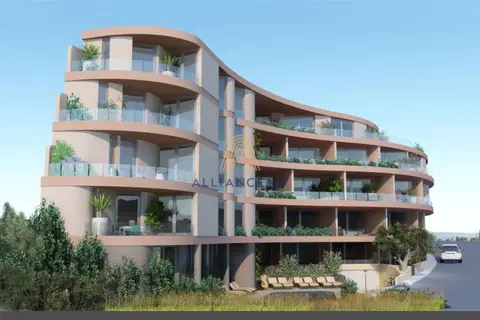 3 Bedroom Apartment For Sale
