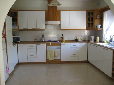 4 bedroom Semi Detached Villa  to rent in Madliena
