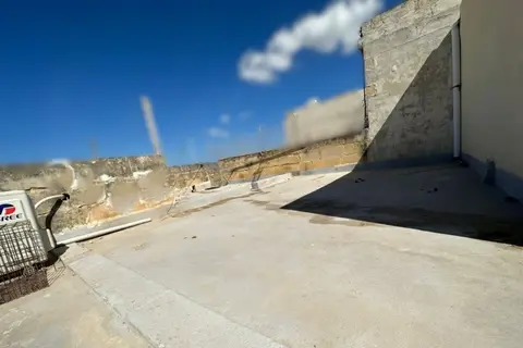 2 Bedroom Maisonette For Sale in Zejtun