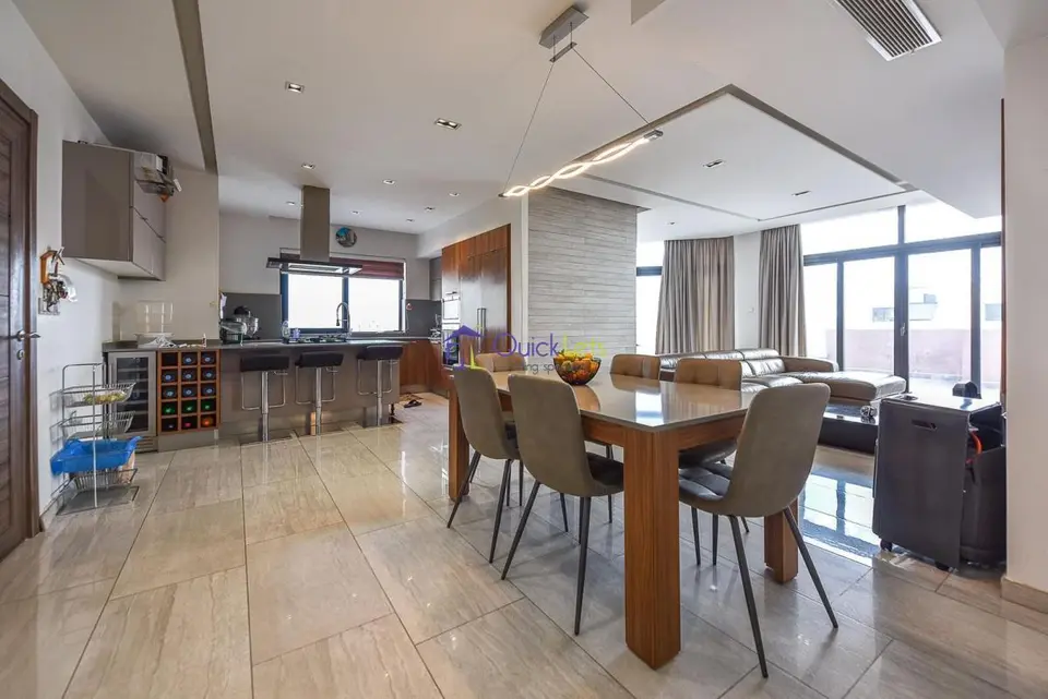 3 bedroom Penthouse to rent in Marsaskala