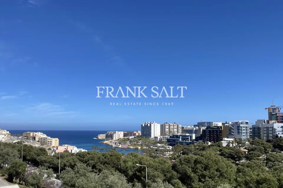 Pembroke, Furnished Semi-detached Villa
