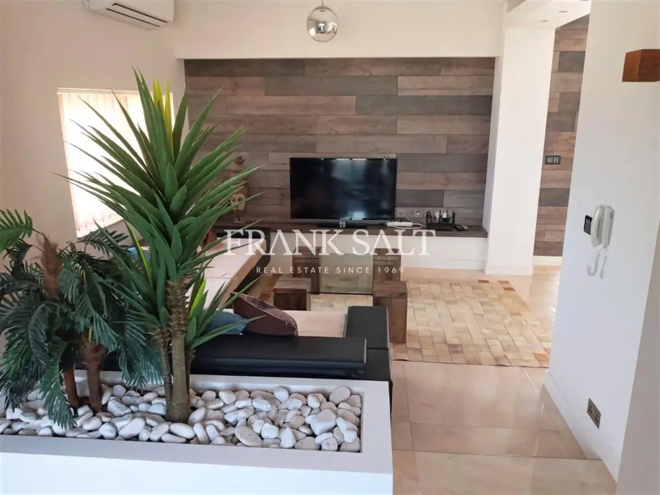 Marsascala, Furnished Penthouse