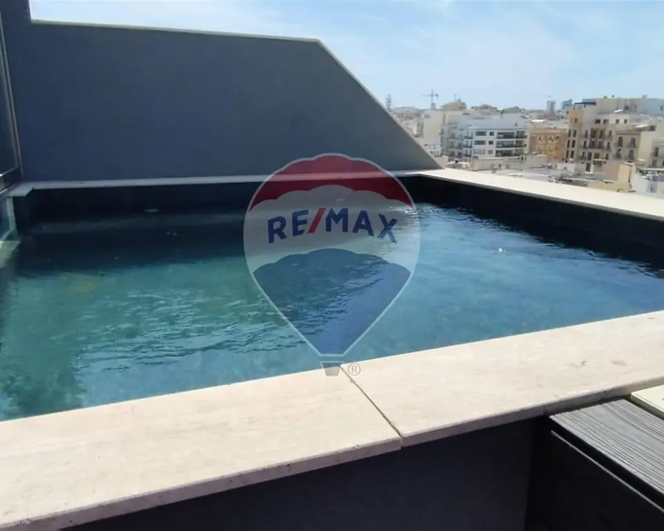 2 bedroom Penthouse to rent in Sliema