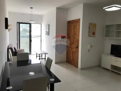 2 bedroom Penthouse to rent in Gzira