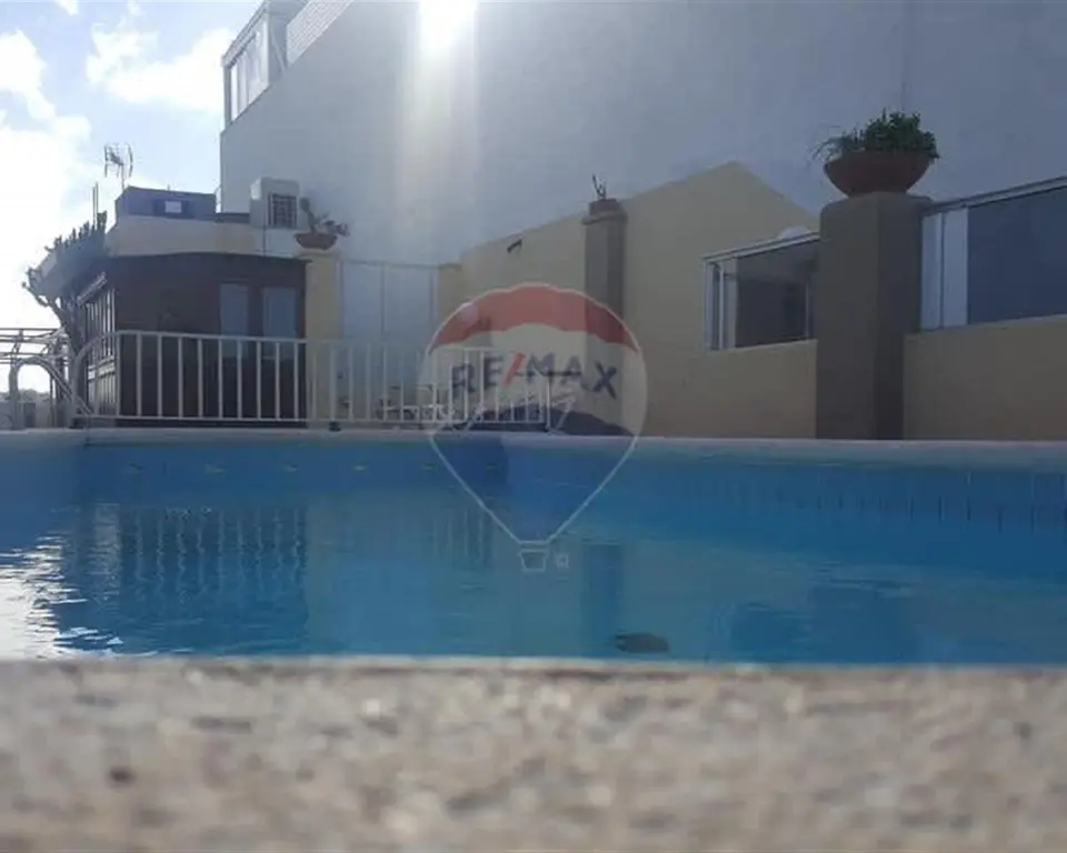 1 bedroom Apartment Duplex to rent in Gzira
