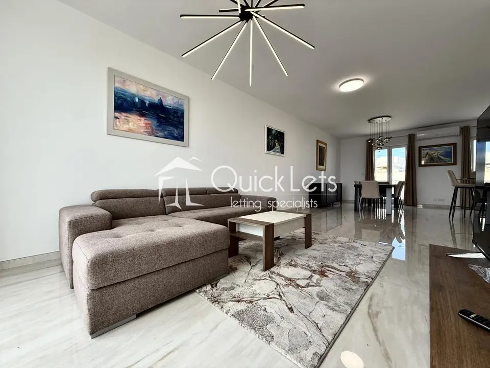 3 bedroom Duplex Penthouse to rent in Mosta