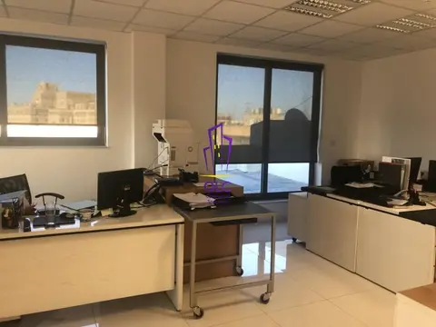 Office to rent in Gwardamangia