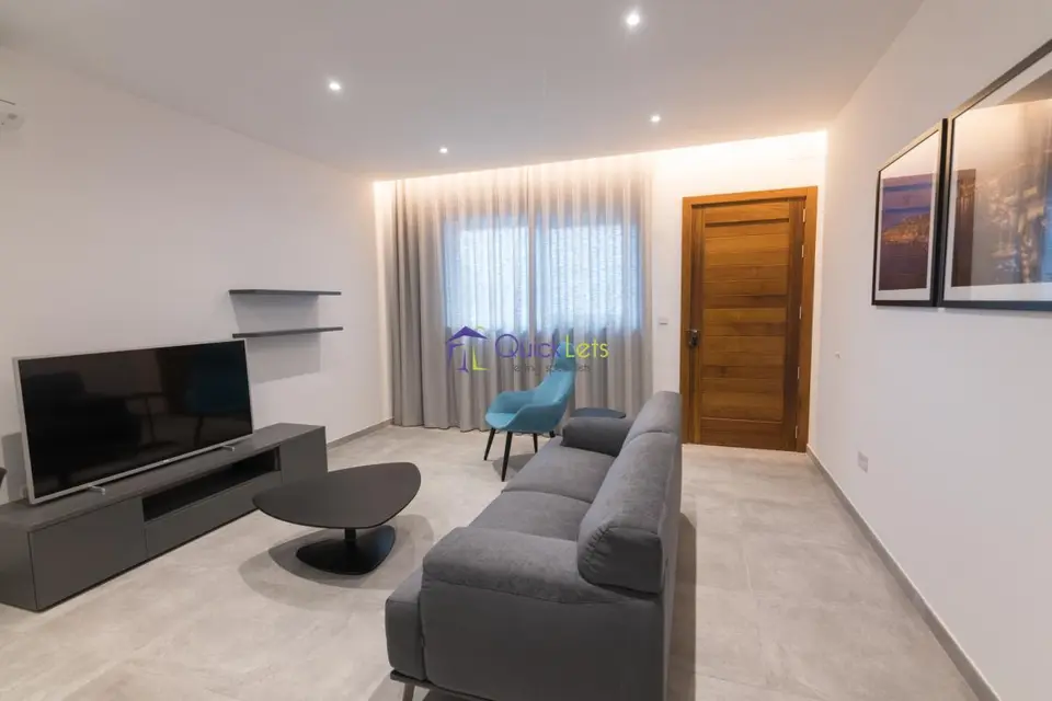 2 bedroom Maisonette to rent in Gzira