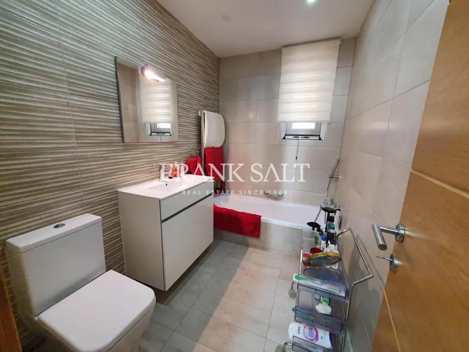Qawra, Furnished Apartment