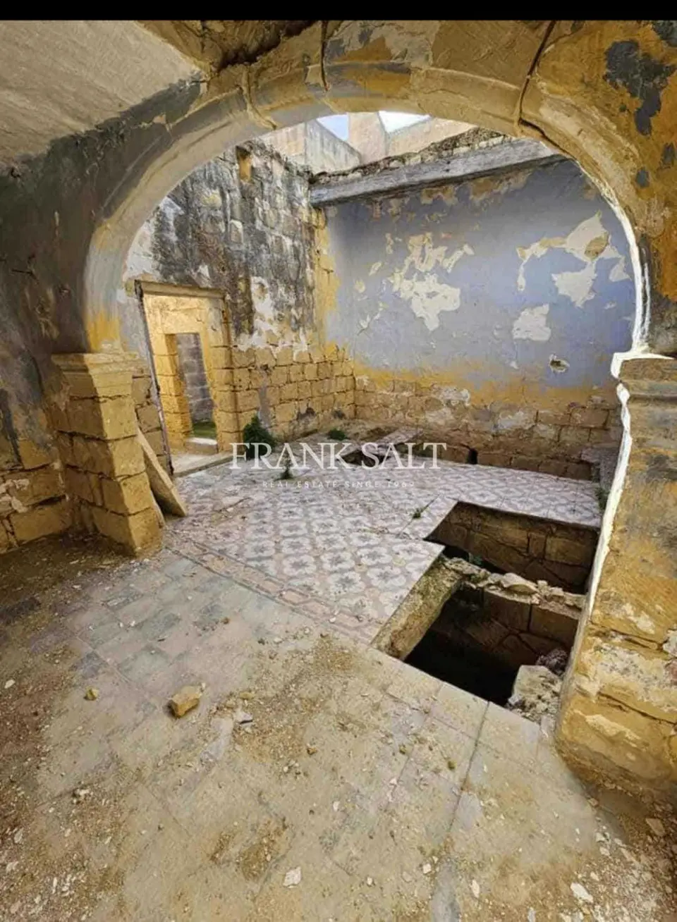 Xewkija Unconverted Farmhouse