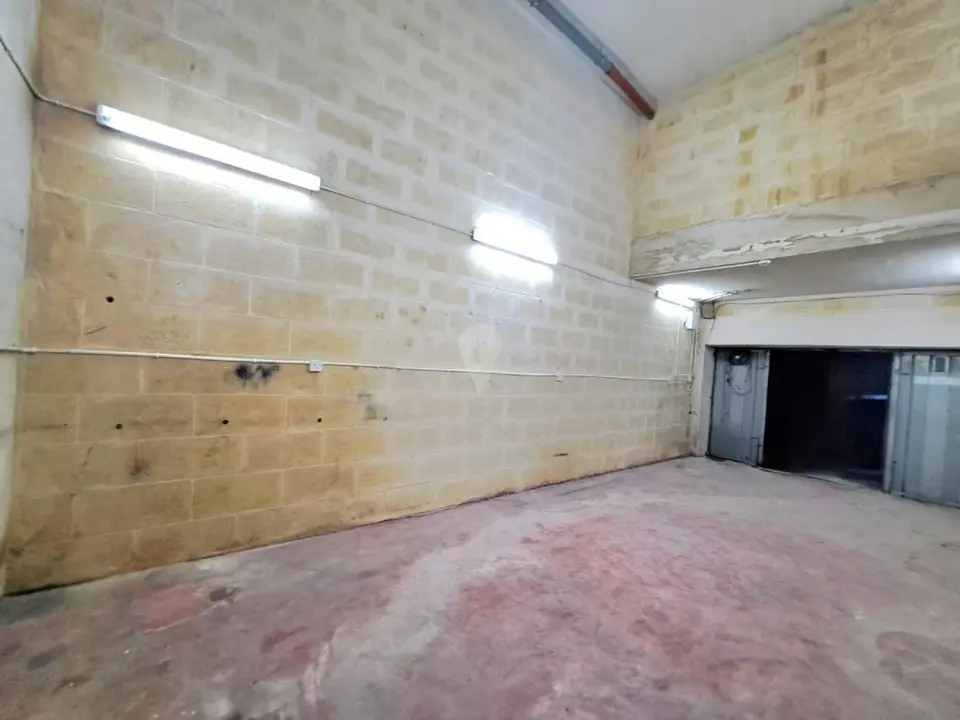Garages / Garage Space for sale in Gozo - Qala