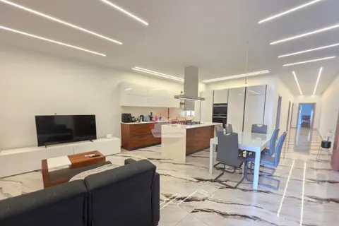 3 Bedroom Maisonette For Sale in Zabbar